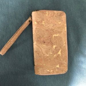 Cork wallet with zipper. Vegan